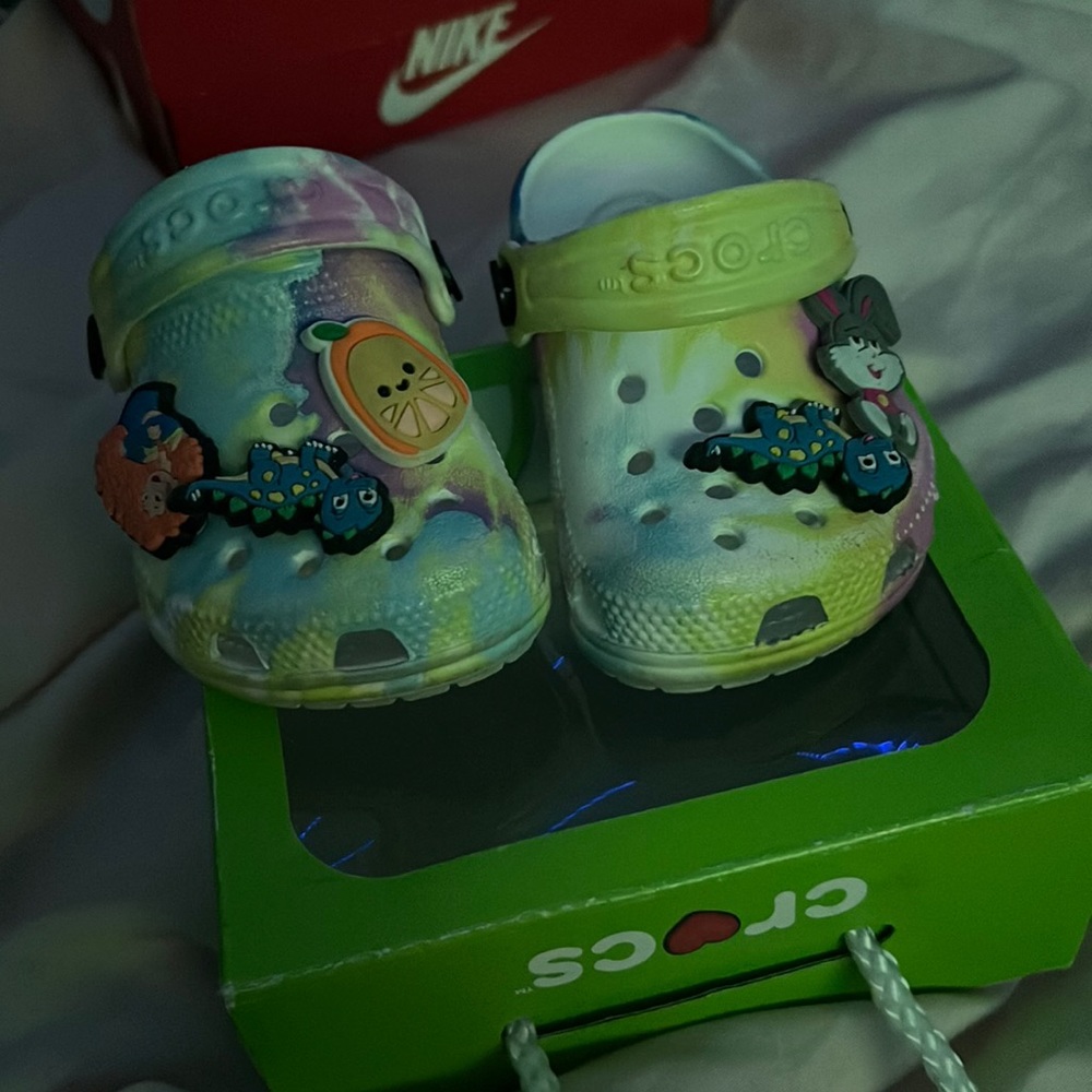 Crocs 2/3 c